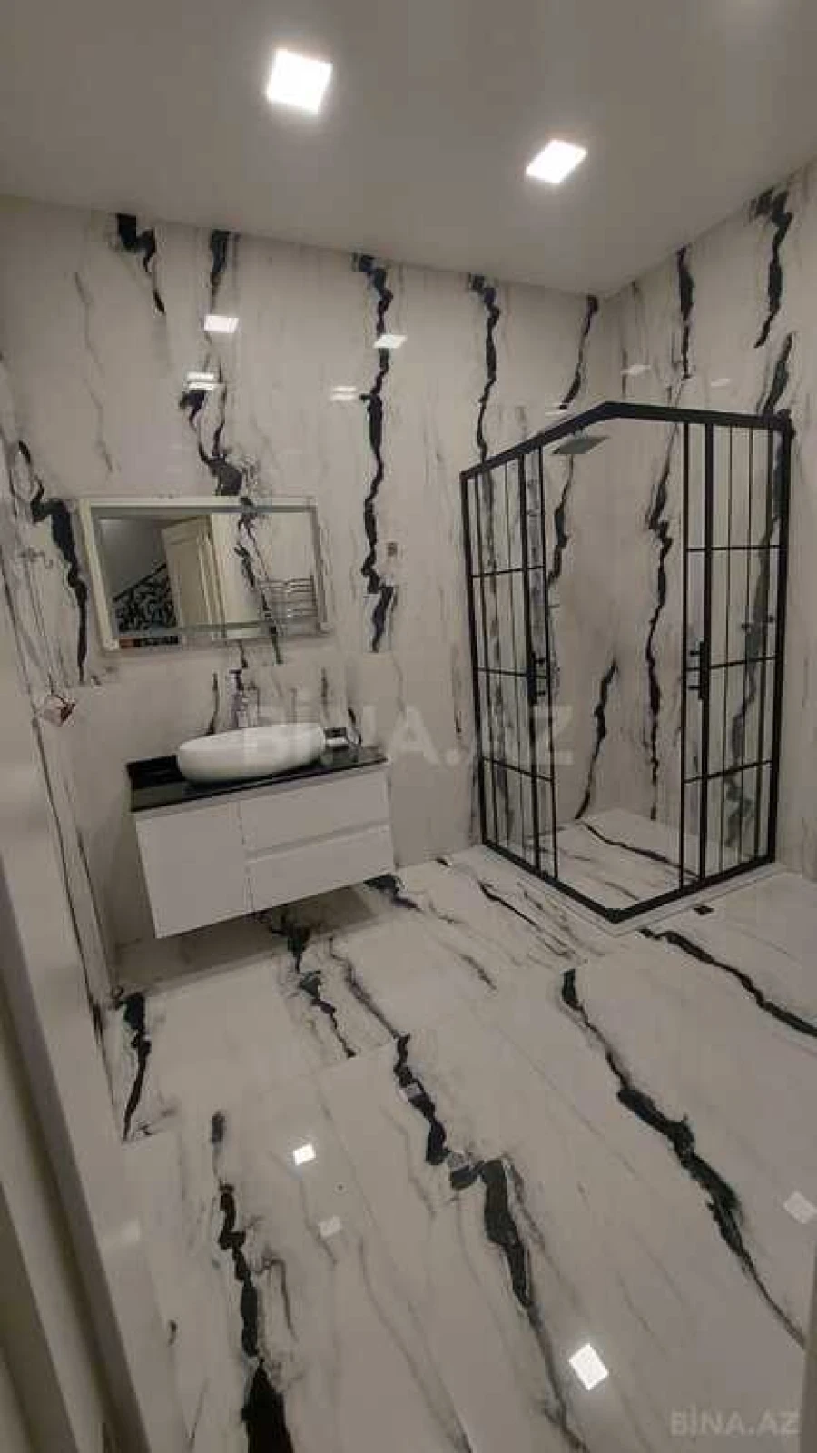 Satılır 6 otaqlı həyət evi 500 m²