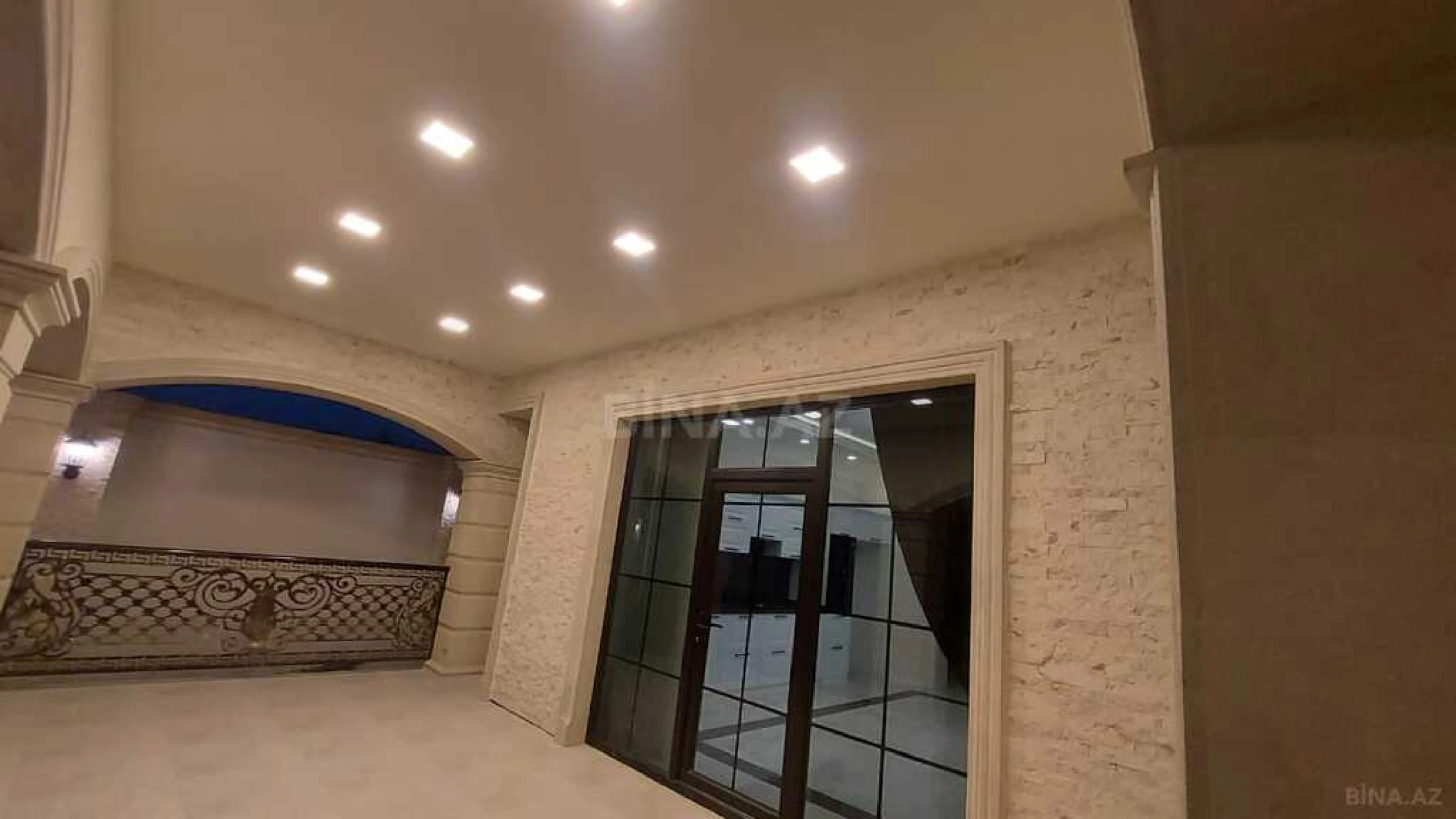 Satılır 6 otaqlı həyət evi 500 m²
