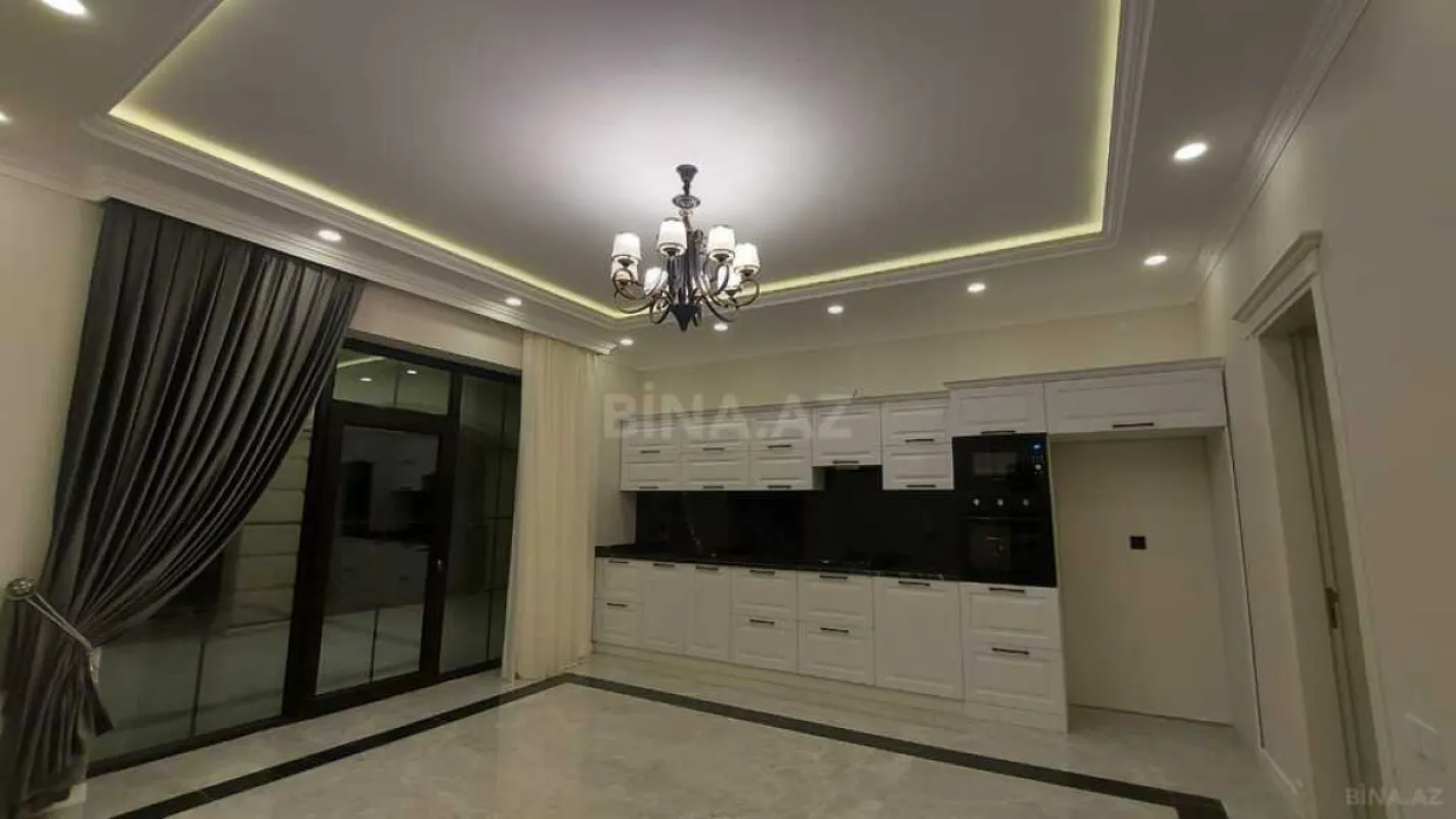 Satılır 6 otaqlı həyət evi 500 m²