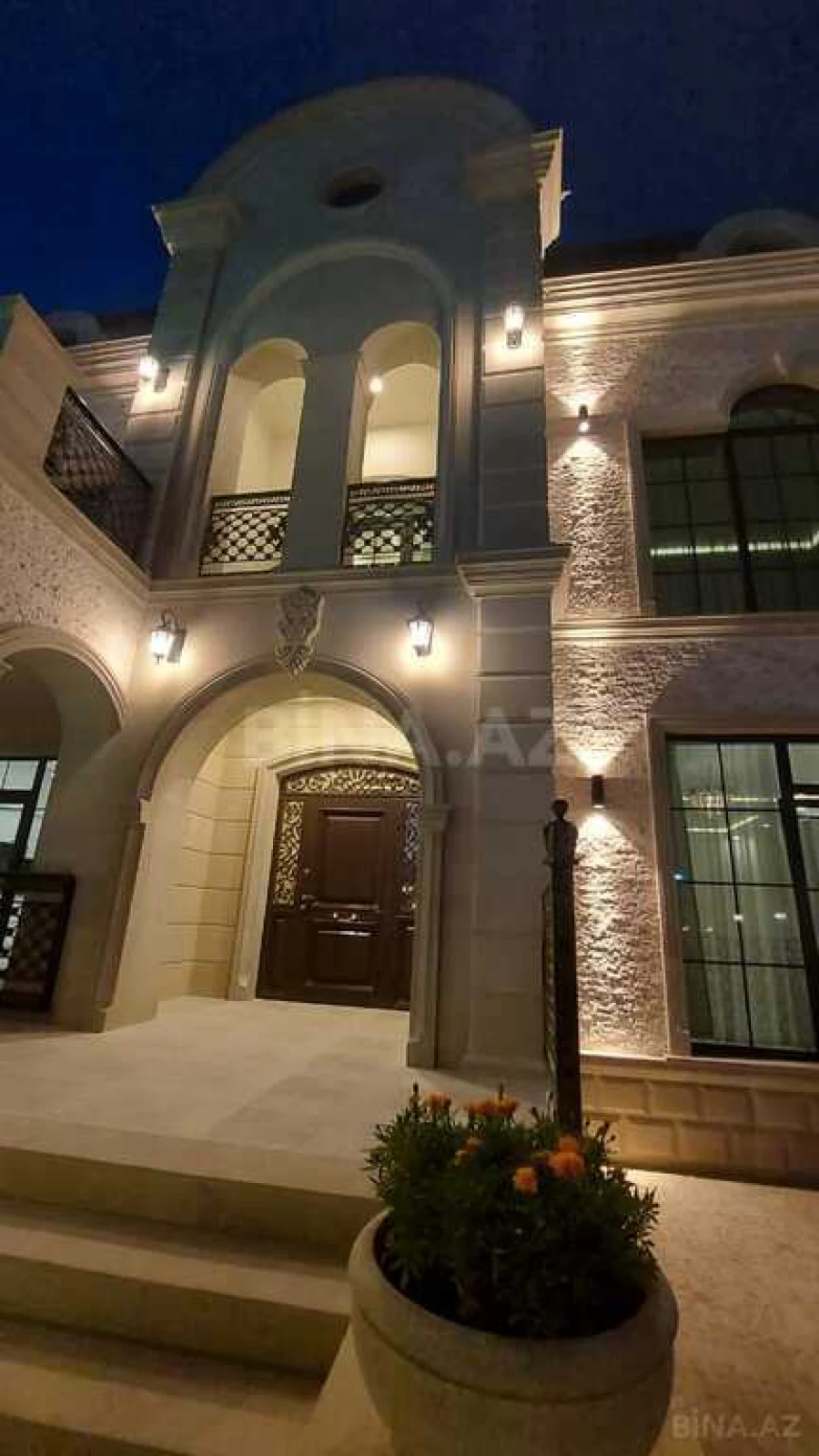 Satılır 6 otaqlı həyət evi 500 m²
