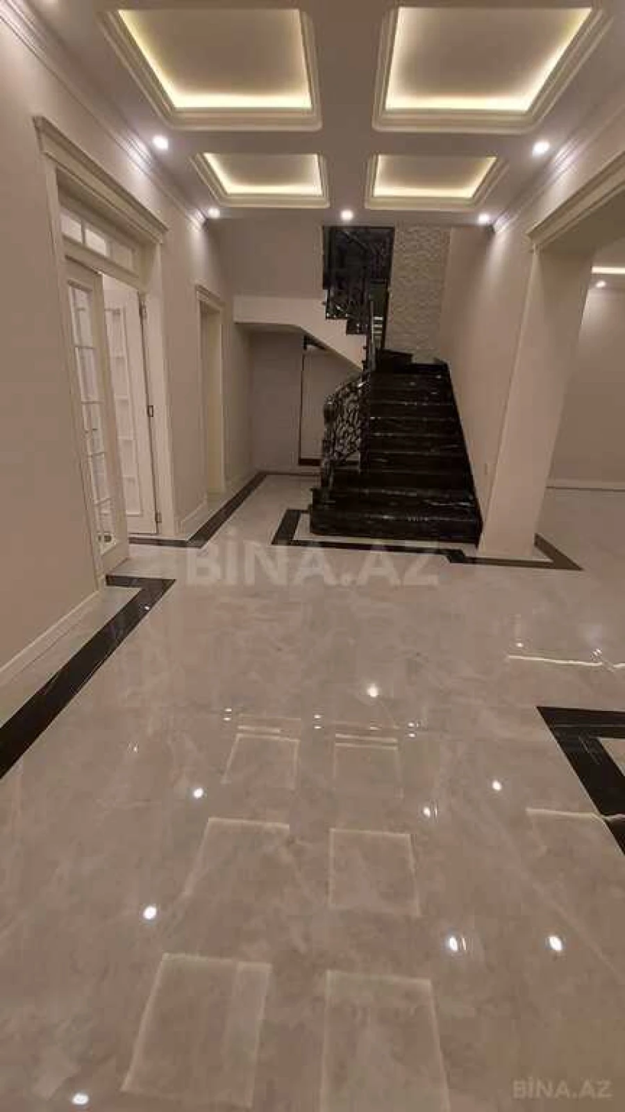 Satılır 6 otaqlı həyət evi 500 m²
