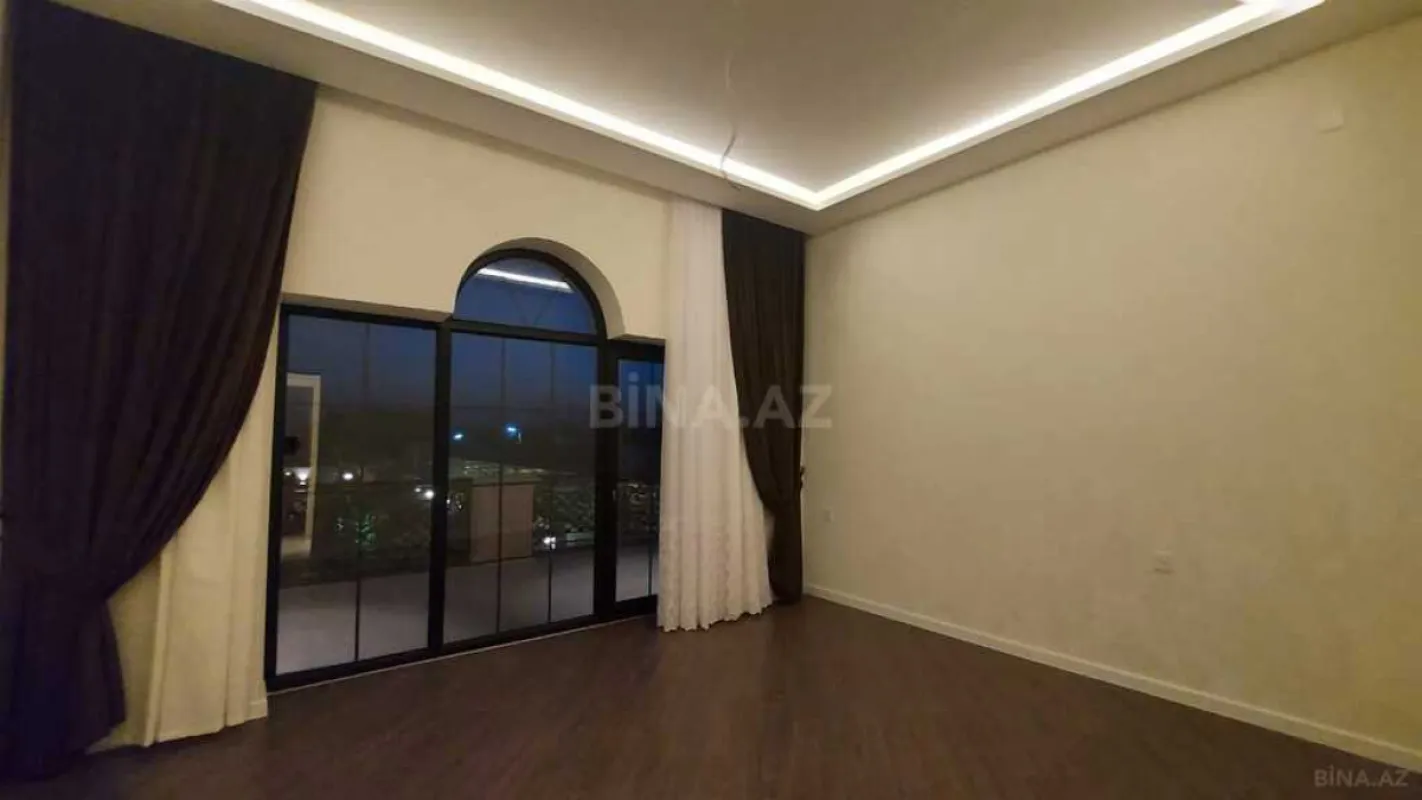 Satılır 6 otaqlı həyət evi 500 m²