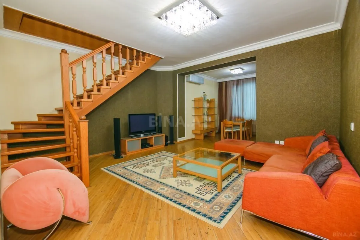 Kirayə verilir 4 otaqlı mənzil 140 m²