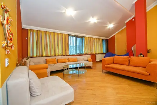 Kirayə verilir 4 otaqlı mənzil 140 m²