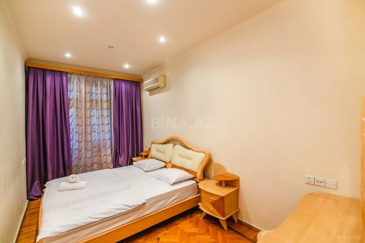Kirayə verilir 4 otaqlı mənzil 140 m²