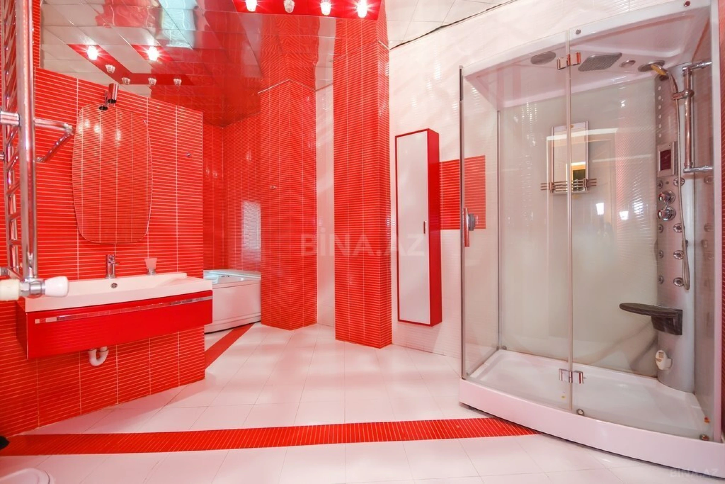 Kirayə verilir 4 otaqlı mənzil 140 m²