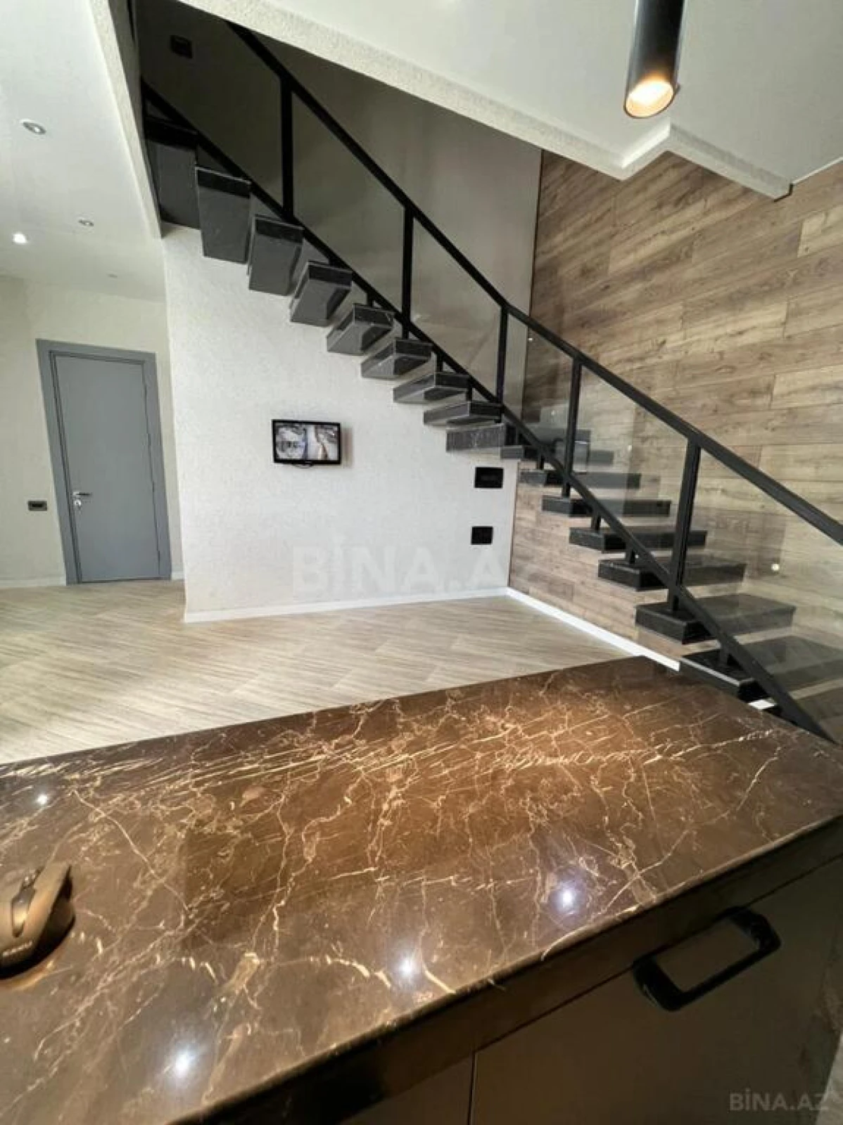 Satılır həyət evi 300 m²