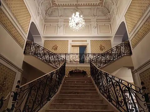 Satılır 10 otaqlı həyət evi 1000 m²