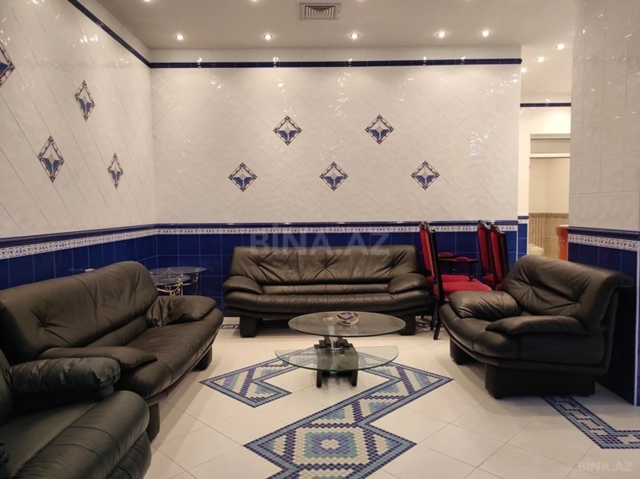 Satılır 10 otaqlı həyət evi 1000 m²
