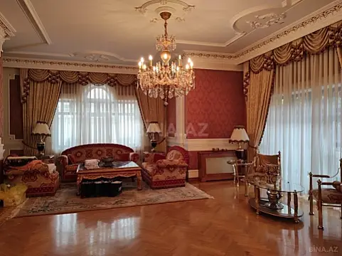 Satılır 10 otaqlı həyət evi 1000 m²