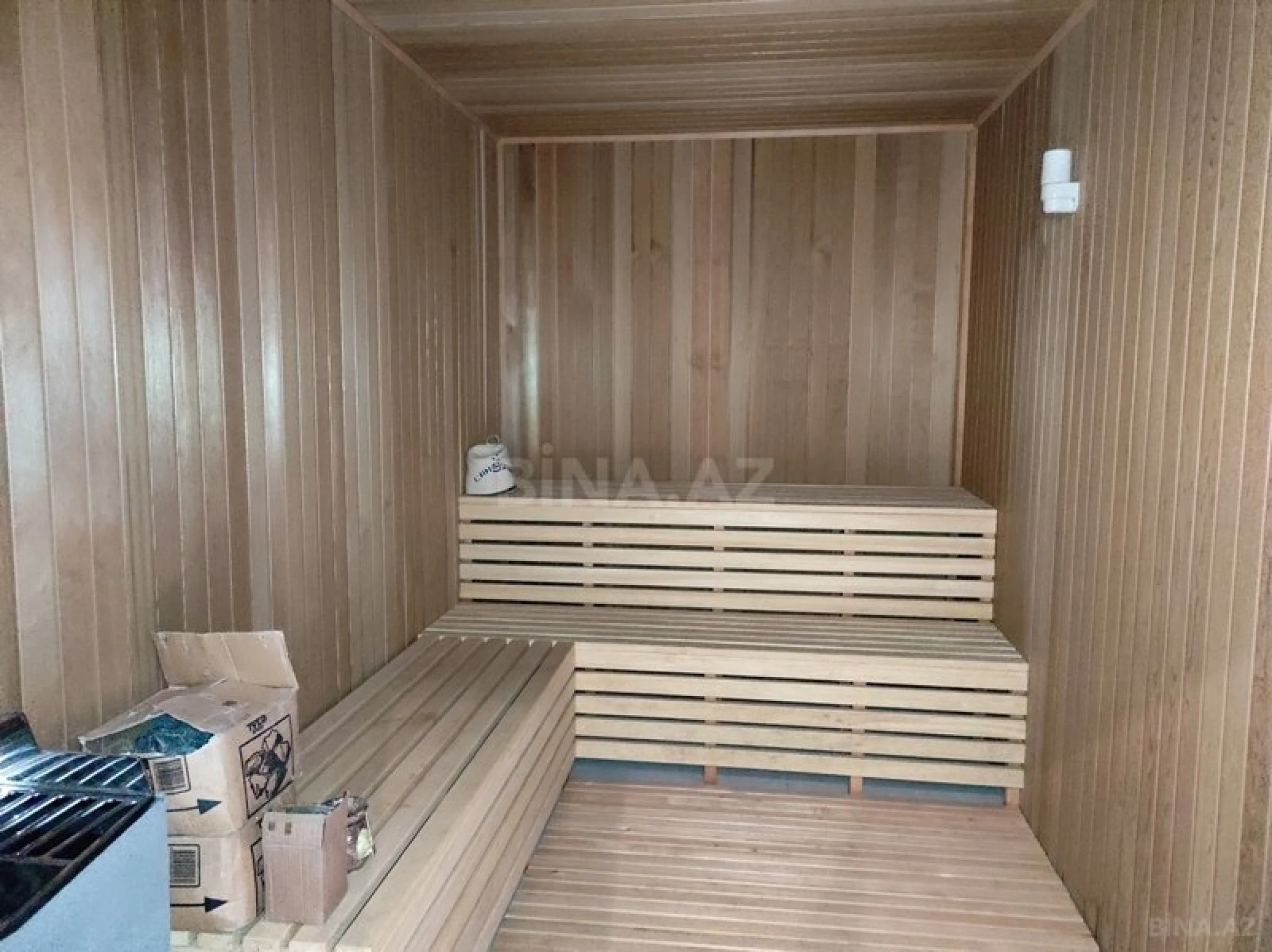 Satılır 10 otaqlı həyət evi 1000 m²