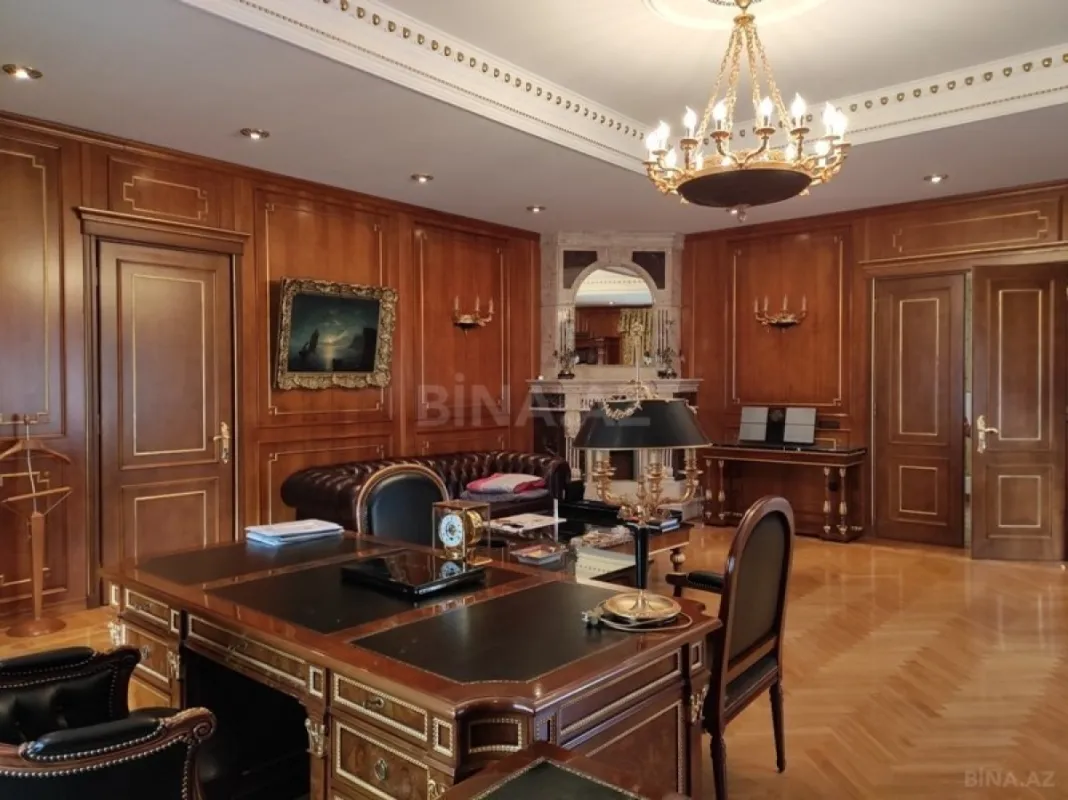 Satılır 10 otaqlı həyət evi 1000 m²