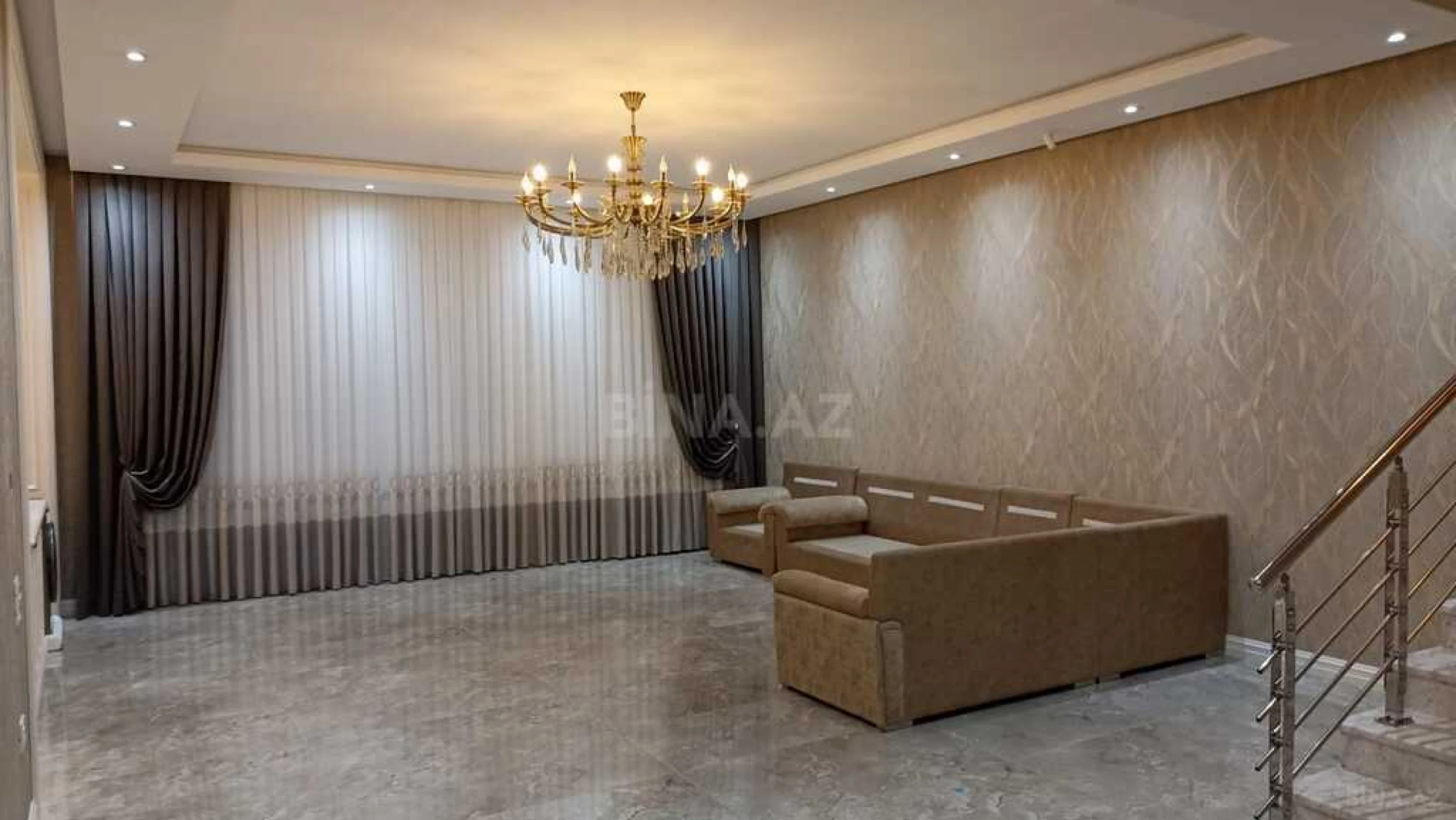 Kirayə verilir 5 otaqlı həyət evi 360 m²