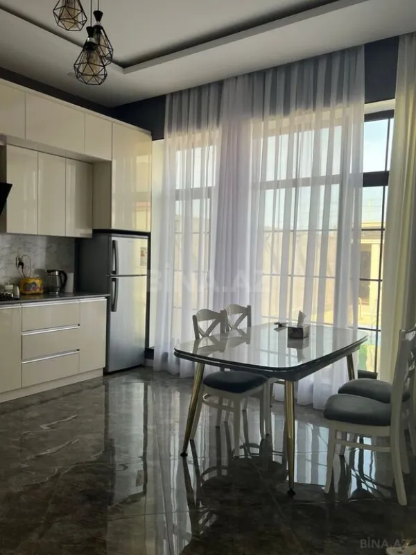 Kirayə verilir 4 otaqlı həyət evi 200 m²