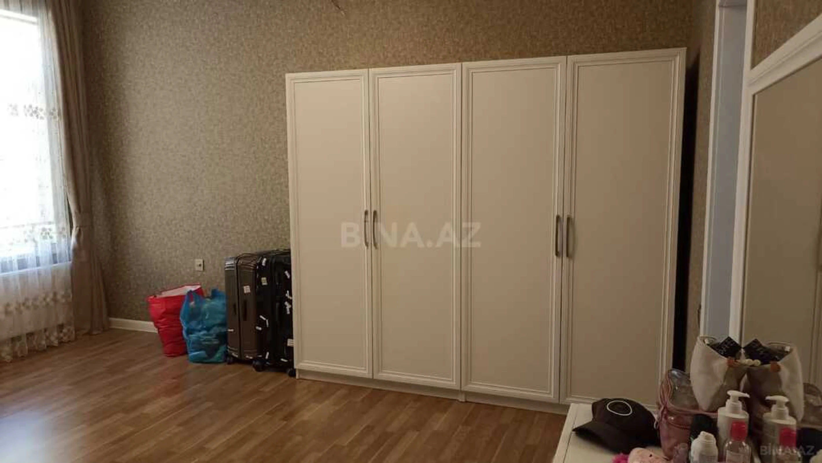 Kirayə verilir 5 otaqlı həyət evi 260 m²