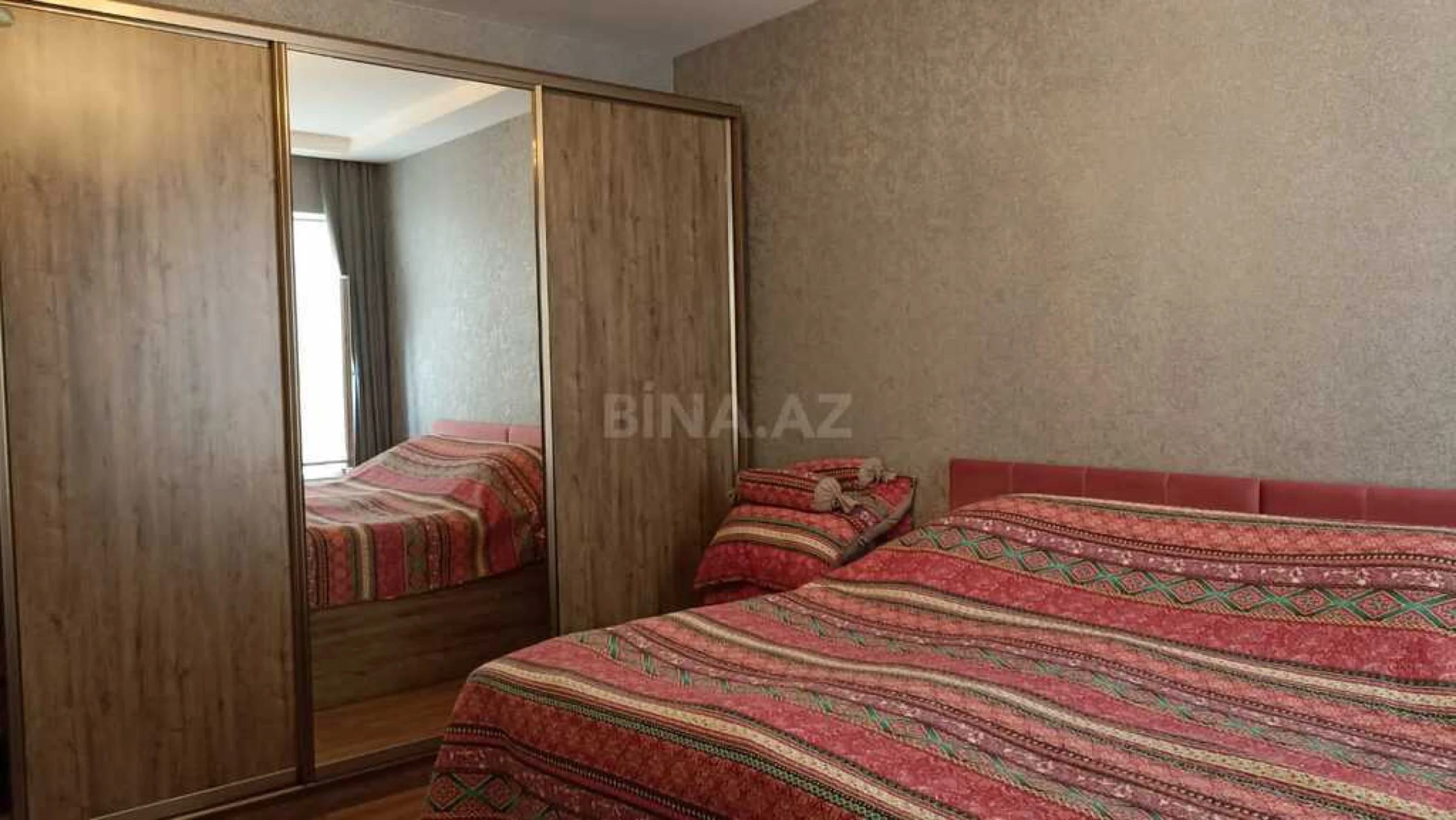 Kirayə verilir 5 otaqlı həyət evi 260 m²