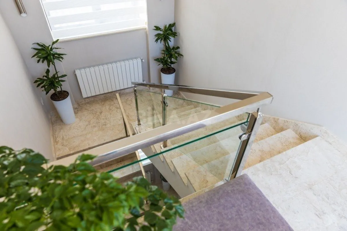 Satılır həyət evi 600 m²