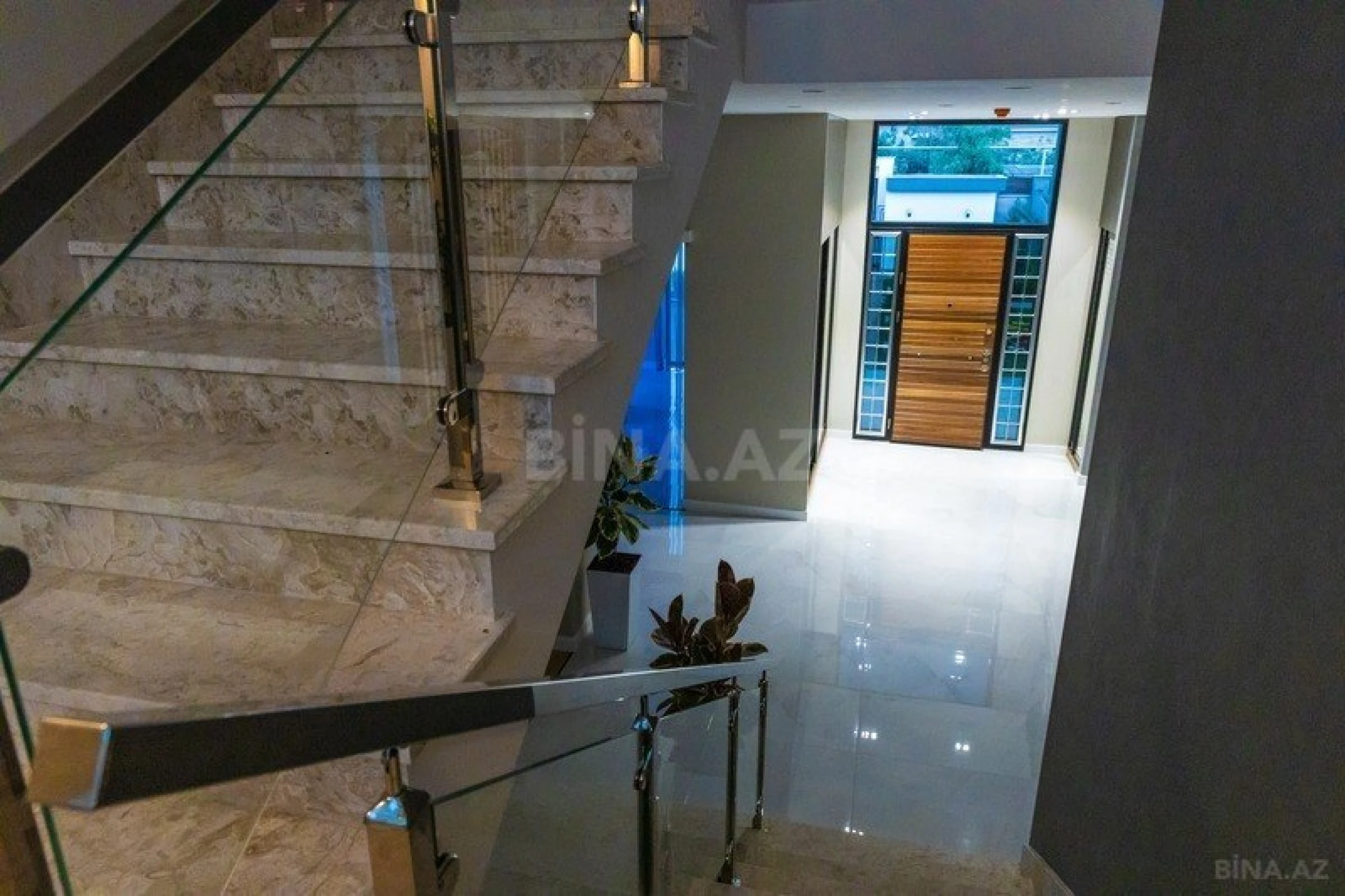 Satılır həyət evi 600 m²