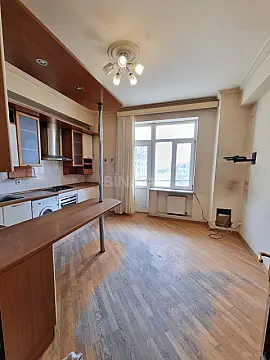 Satılır 4 otaqlı mənzil 185 m²