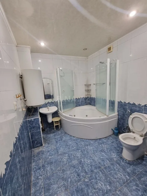Satılır 4 otaqlı mənzil 185 m²