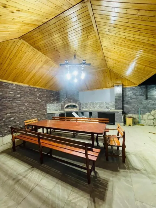 Kirayə verilir 4 otaqlı həyət evi 240 m²