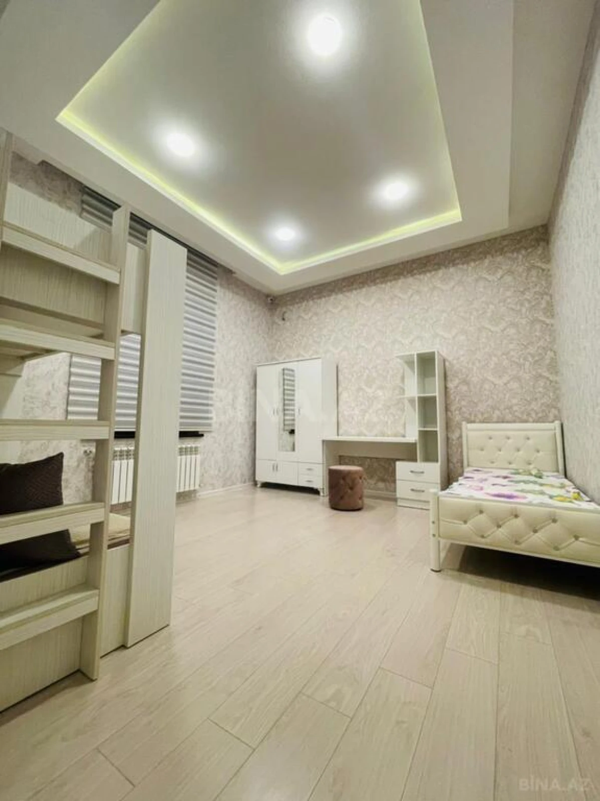 Kirayə verilir 4 otaqlı həyət evi 240 m²