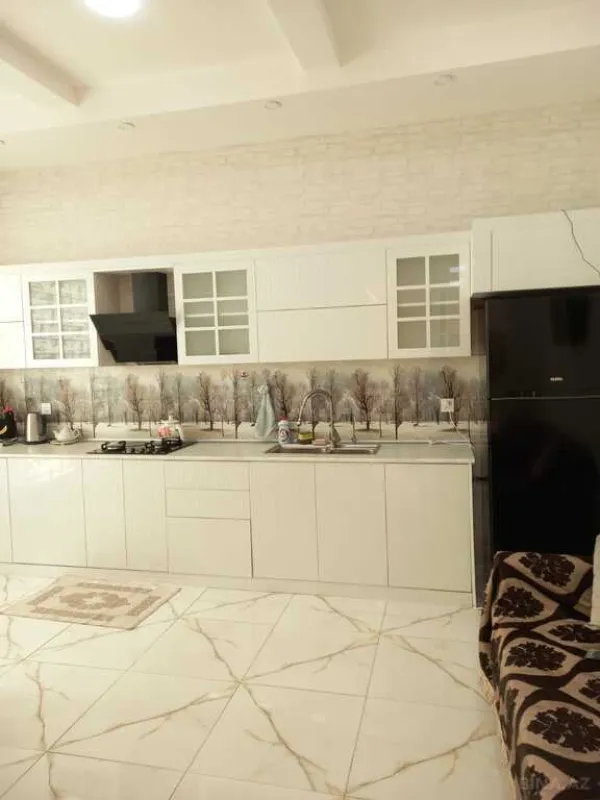 Kirayə verilir 4 otaqlı həyət evi 240 m²