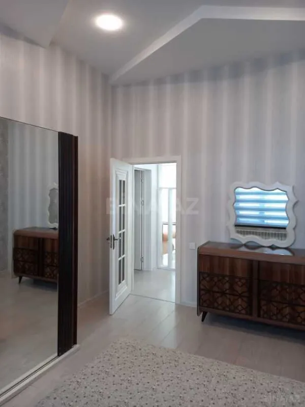 Kirayə verilir 4 otaqlı həyət evi 240 m²