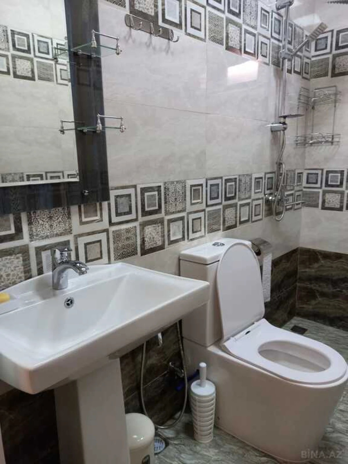 Kirayə verilir 4 otaqlı həyət evi 240 m²