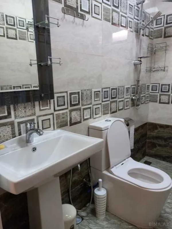 Kirayə verilir 4 otaqlı həyət evi 240 m²