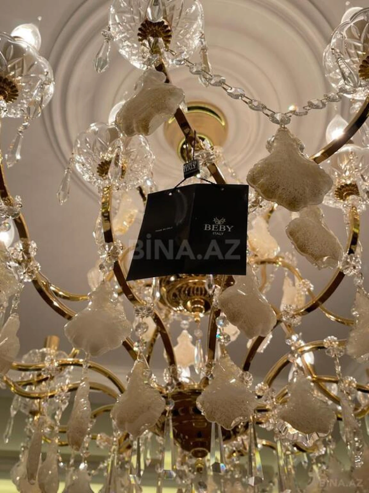 Satılır 5 otaqlı mənzil 287 m²