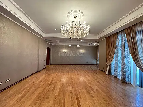 Satılır 5 otaqlı mənzil 287 m²