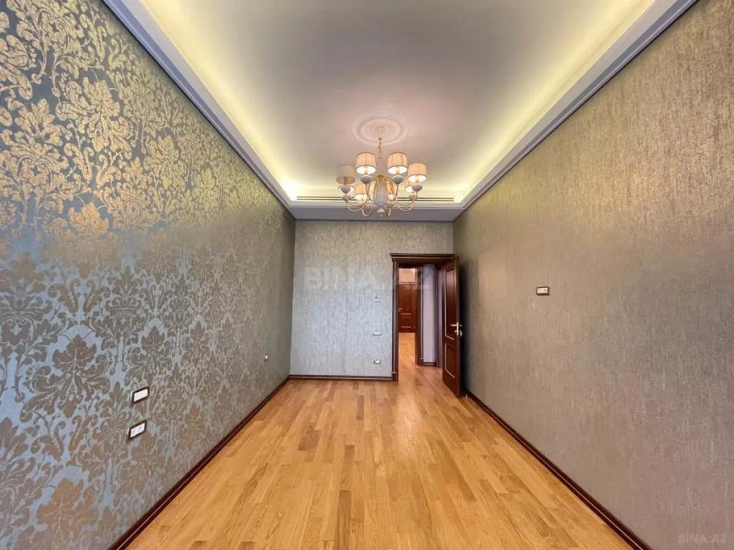 Satılır 5 otaqlı mənzil 287 m²