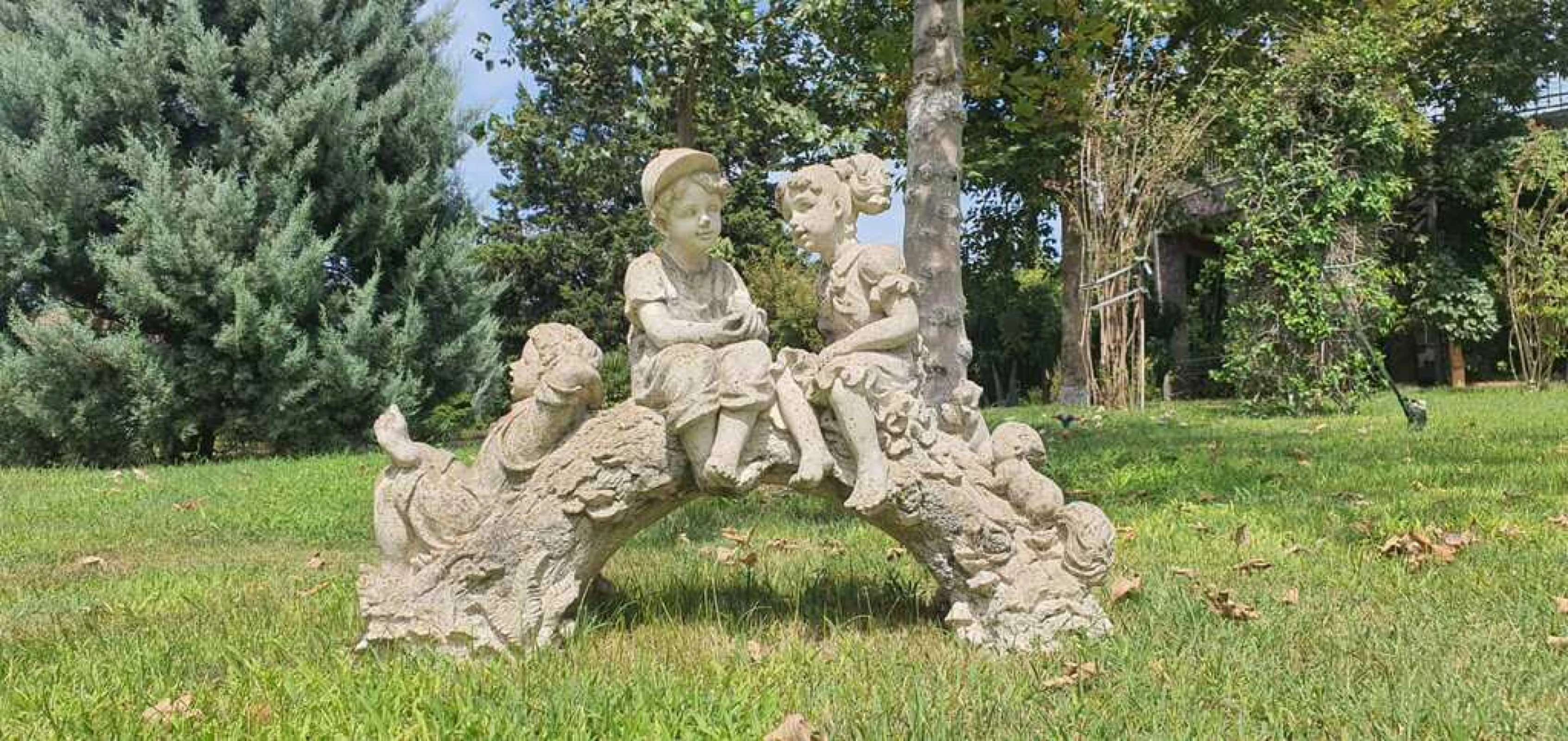 Satılır 10 otaqlı həyət evi 700 m²