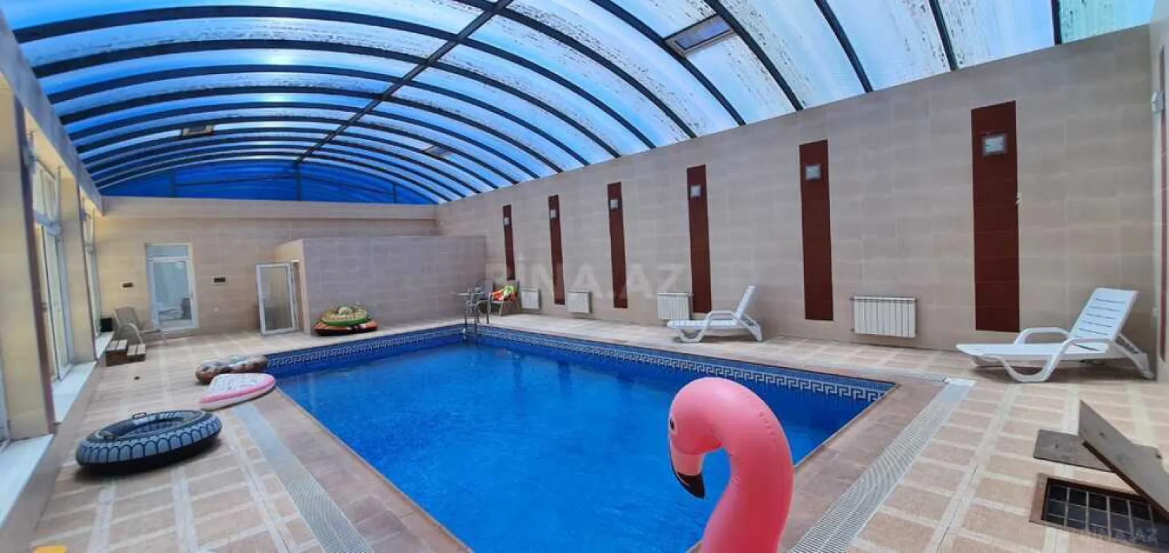 Satılır 10 otaqlı həyət evi 700 m²