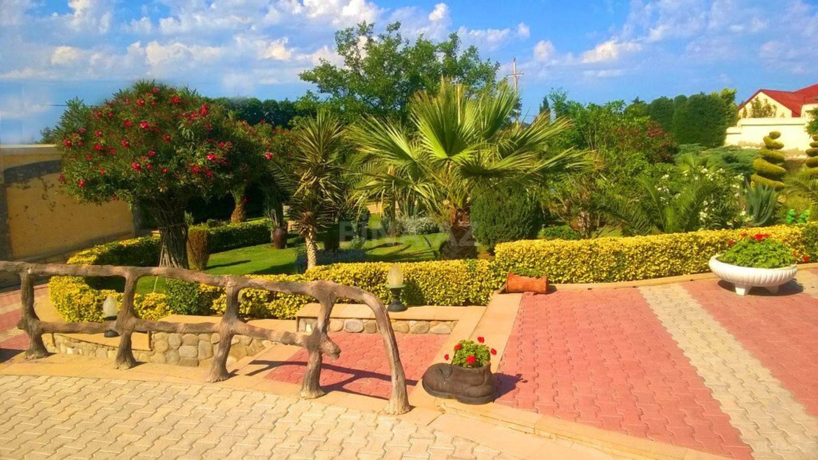 Satılır həyət evi 500 m²