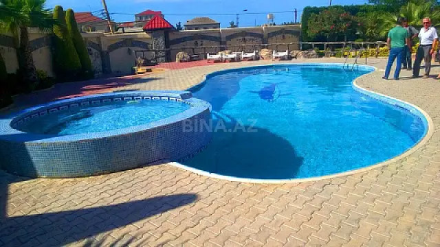 Satılır həyət evi 500 m²