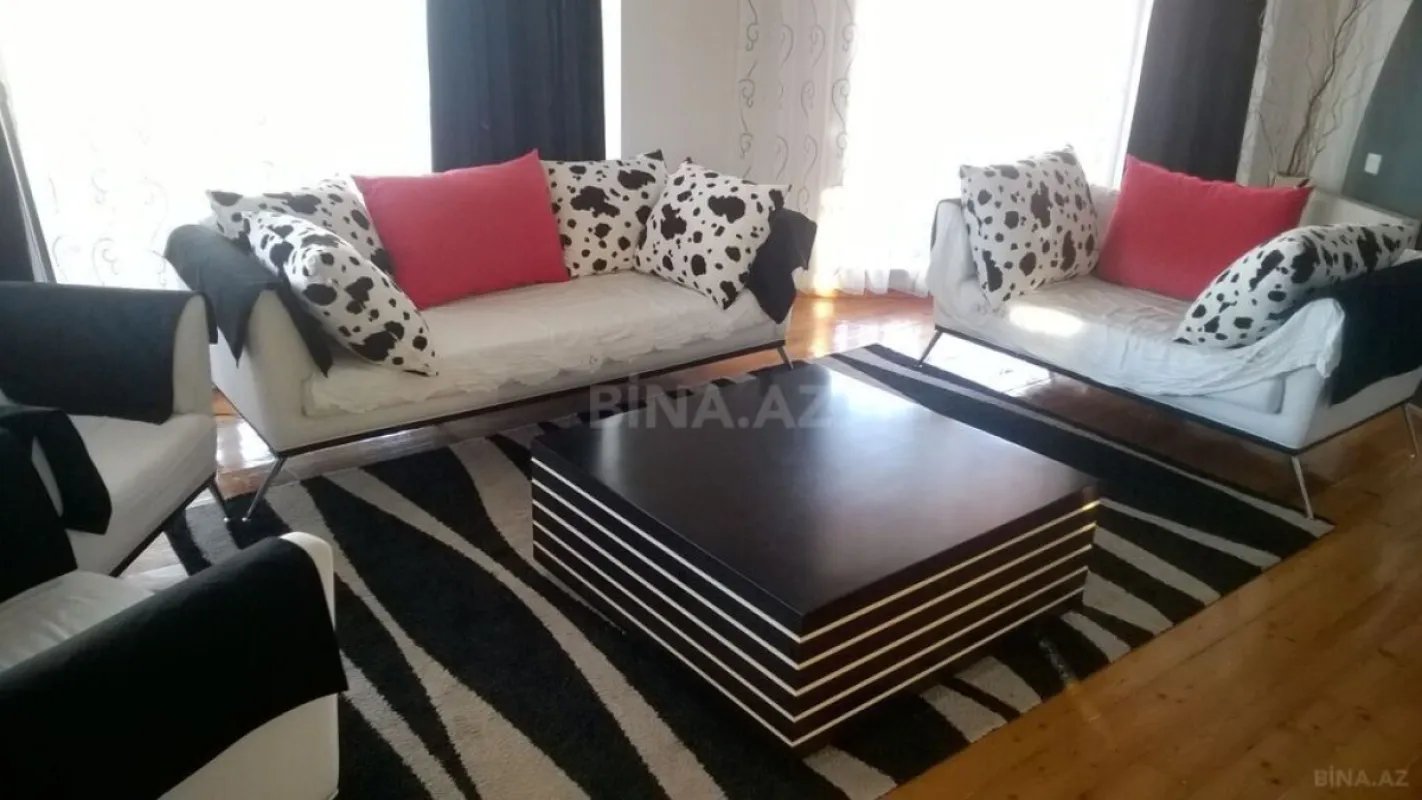 Satılır həyət evi 500 m²