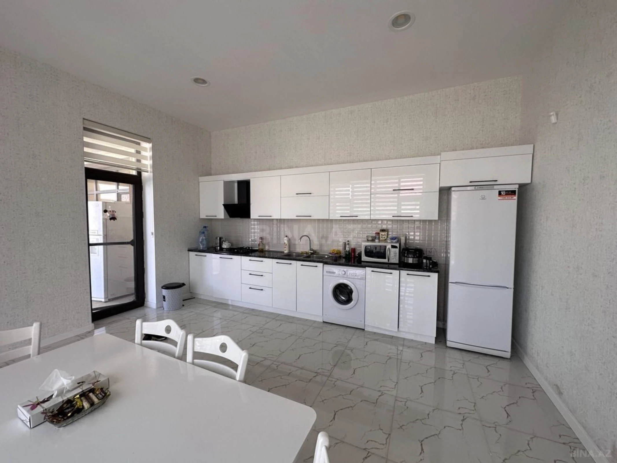 Kirayə verilir 5 otaqlı həyət evi 220 m²