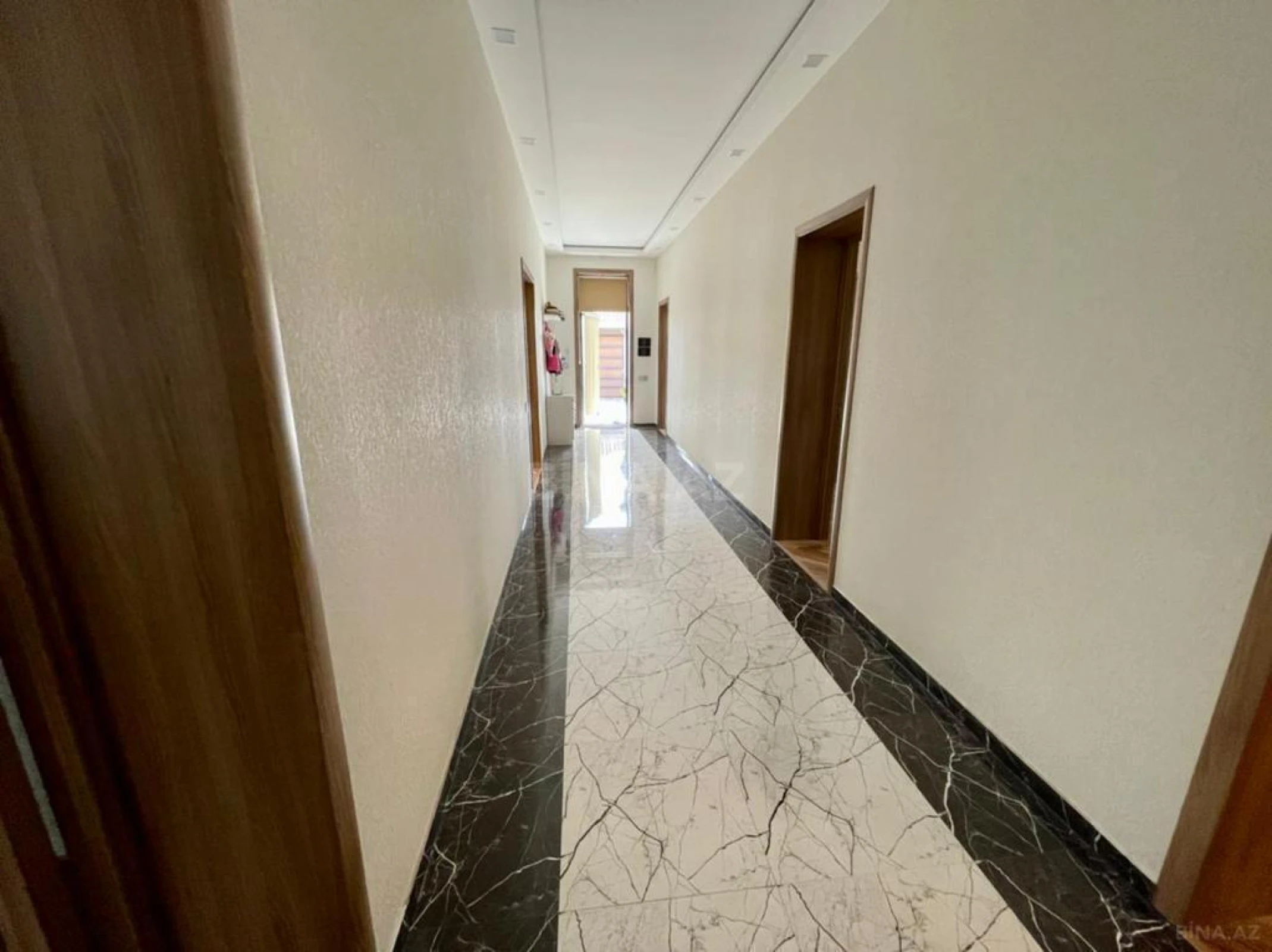 Kirayə verilir 4 otaqlı həyət evi 220 m²