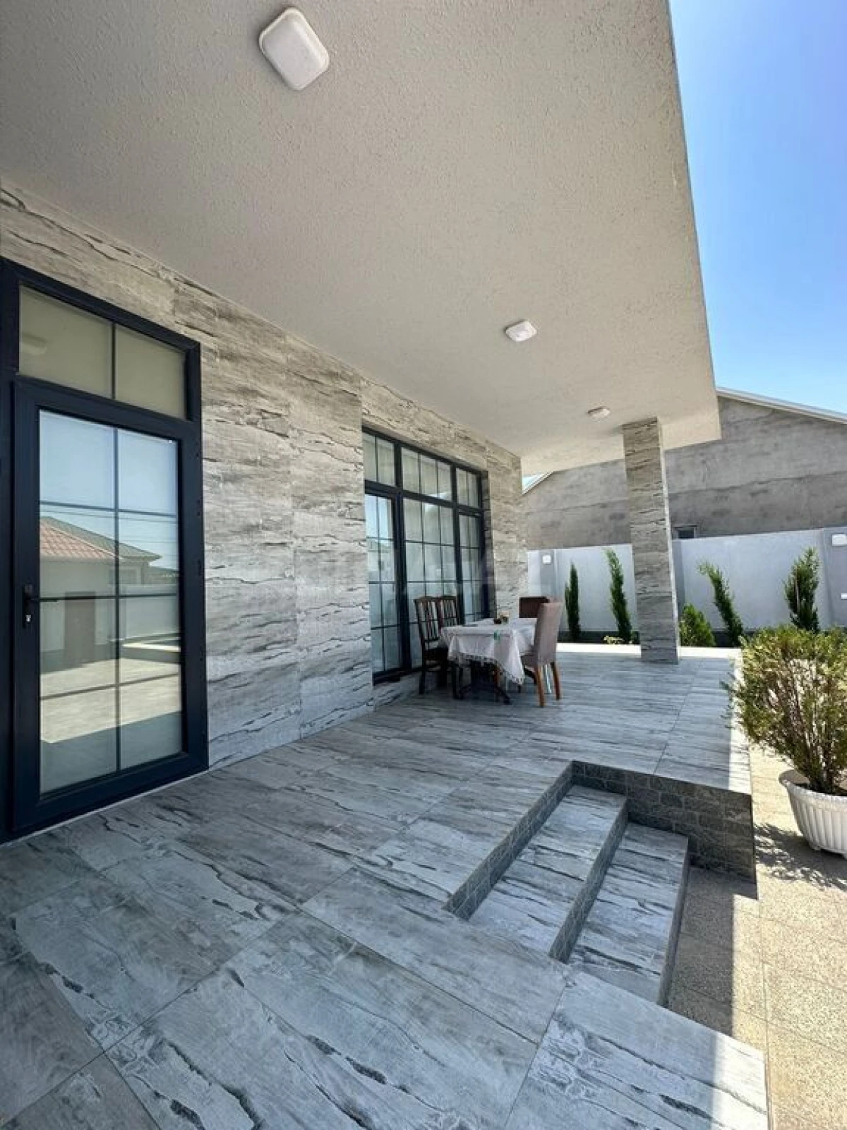 Kirayə verilir 4 otaqlı həyət evi 220 m²