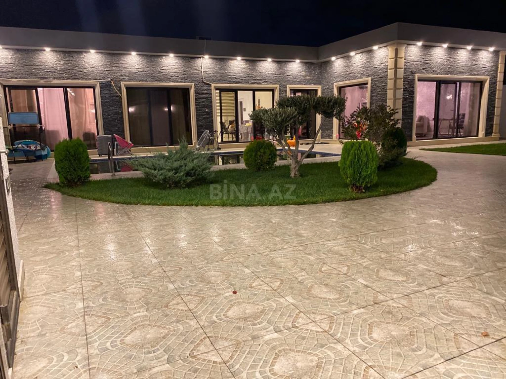 Kirayə verilir 5 otaqlı həyət evi 220 m²