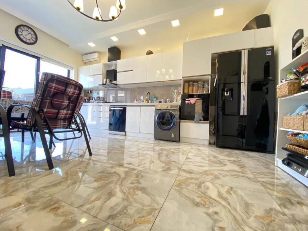 Kirayə verilir 5 otaqlı həyət evi 220 m²