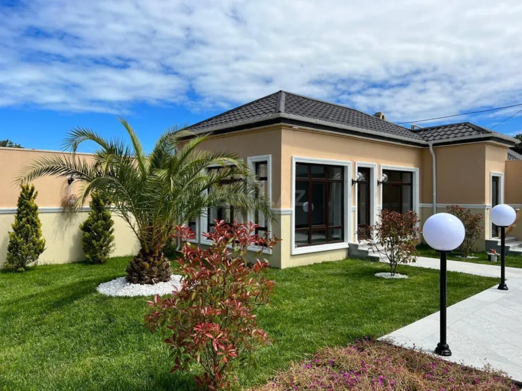 Satılır həyət evi 200 m²