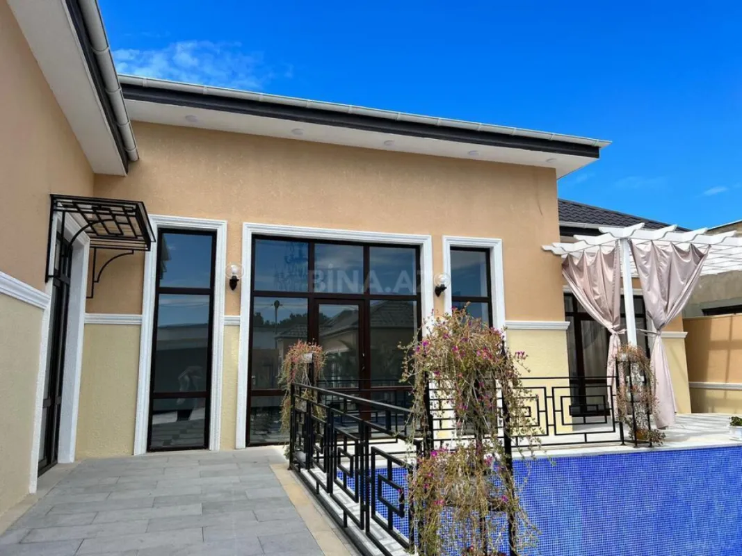 Satılır həyət evi 200 m²