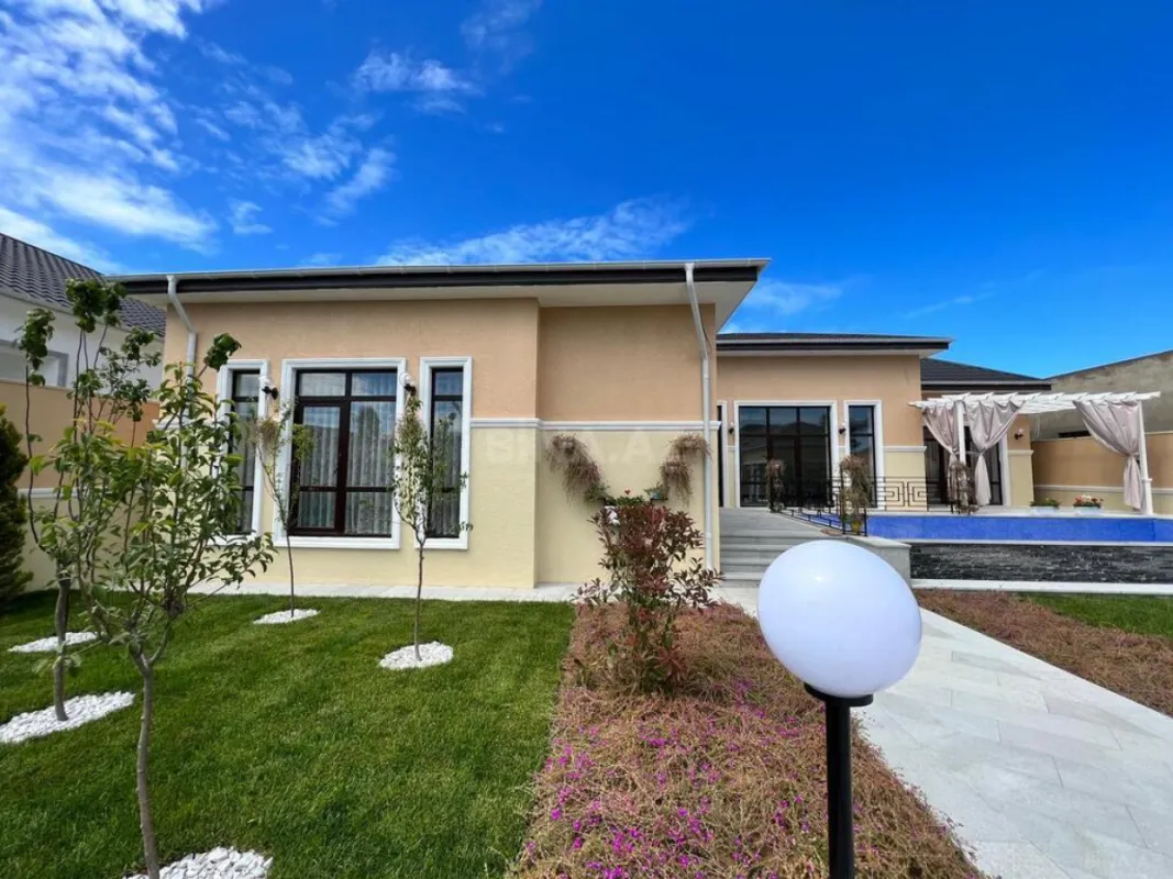 Satılır həyət evi 200 m²