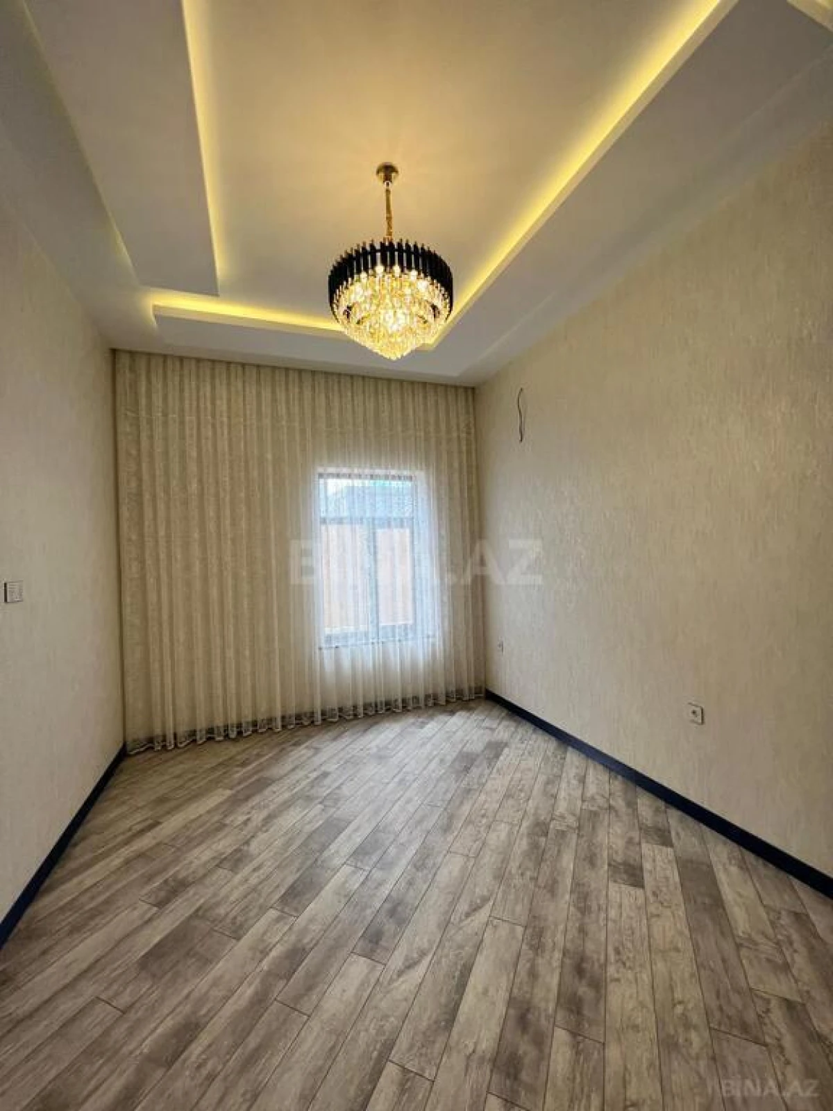 Satılır həyət evi 200 m²