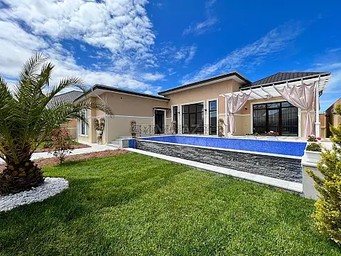 Satılır həyət evi 200 m²