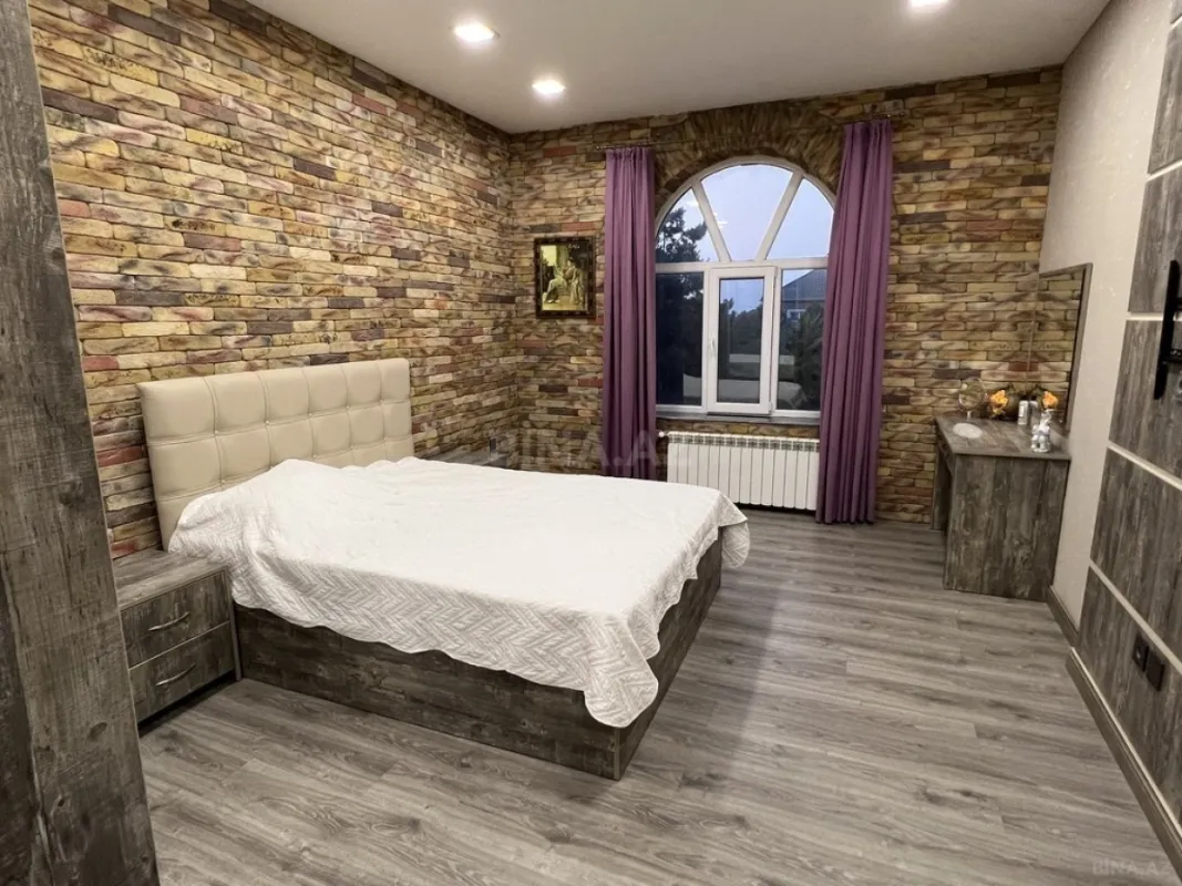 Kirayə verilir 6 otaqlı həyət evi 360 m²