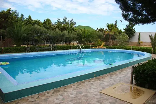 Kirayə verilir 6 otaqlı həyət evi 360 m²